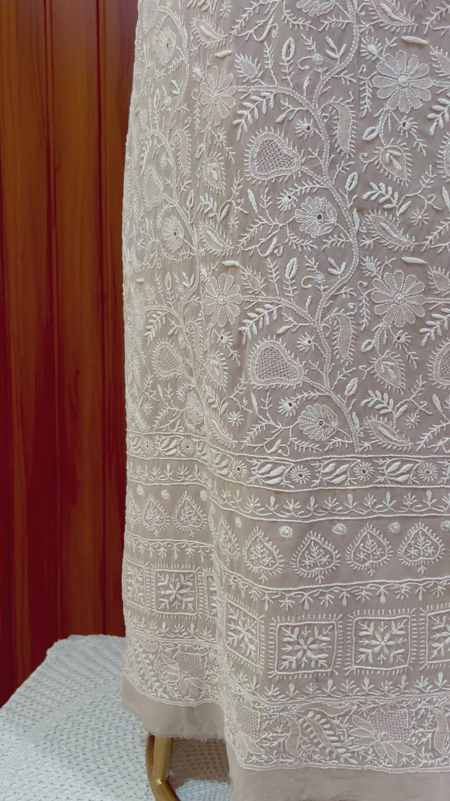 Suhaan 3 taar Chikankari front and back embroidered kurta and dupatta